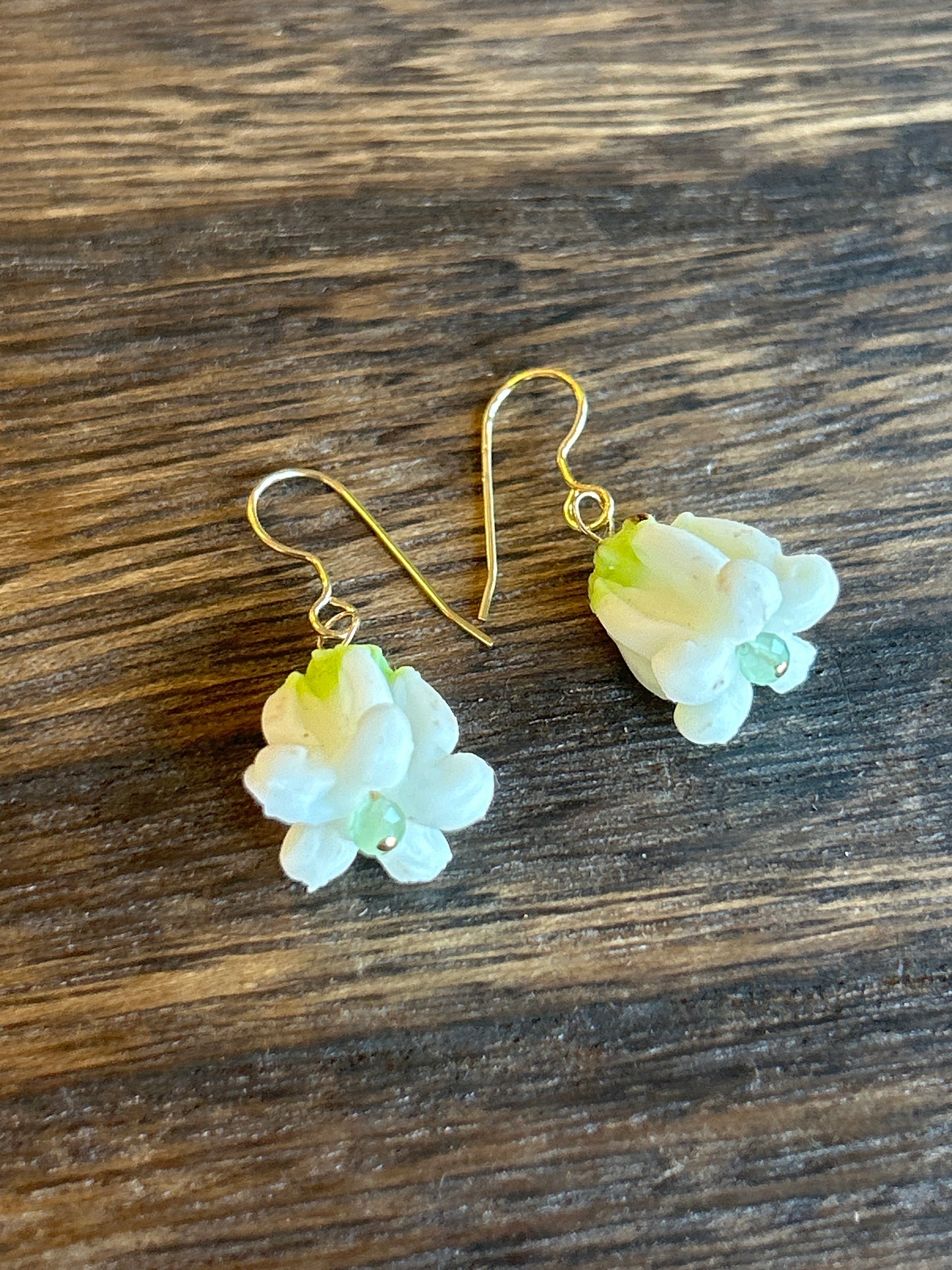 White Crown flower single earrings