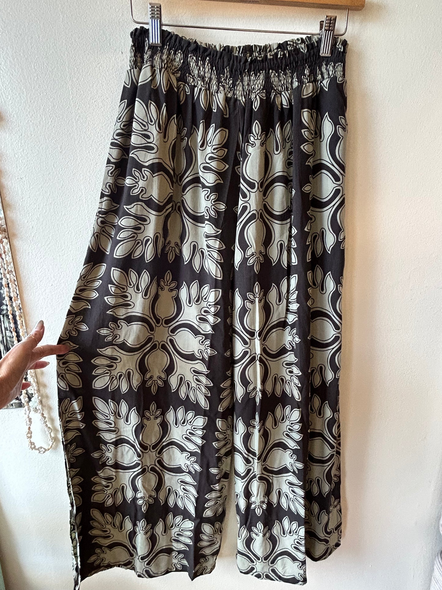Aloha Quilt print Kai wide pants